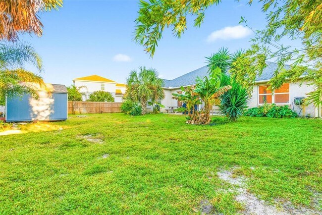 Building Photo - 7 Deerwood St