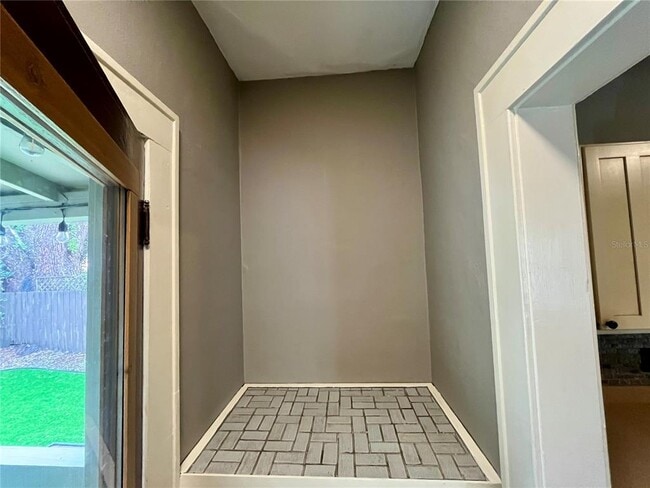 Building Photo - 1401 E Powhatan Ave