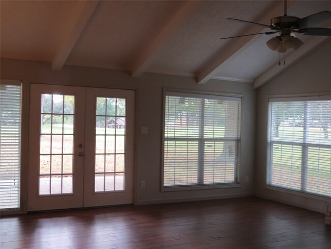 Building Photo - 625 Augusta Dr