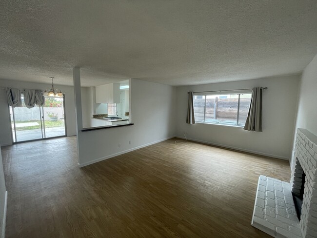 Building Photo - 1349 Taft St