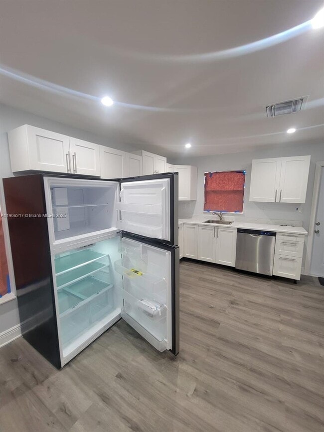 Building Photo - 1809 NW 8th Pl