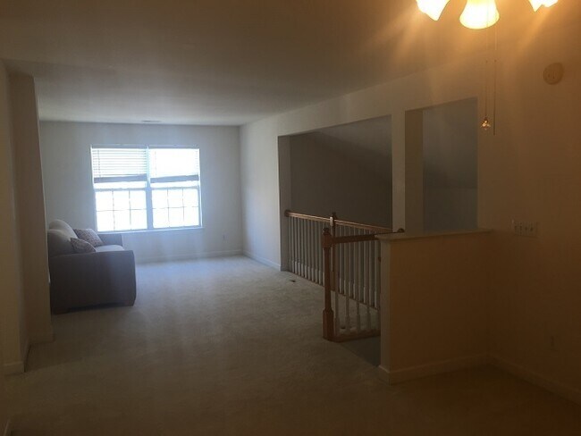 Building Photo - Available NOW - Must See Townhome at Powhatan Place, First floor primary suite!