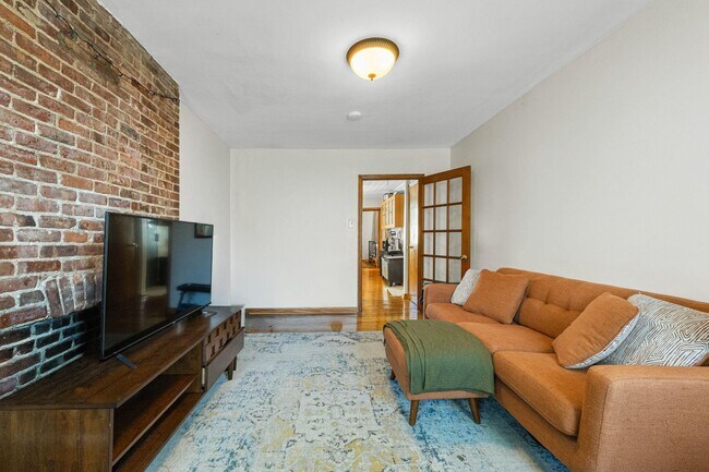Building Photo - 339 Park Ave