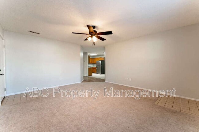 Building Photo - 5803 Samantha St