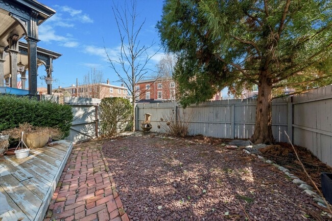 Building Photo - 201 W Barnard St