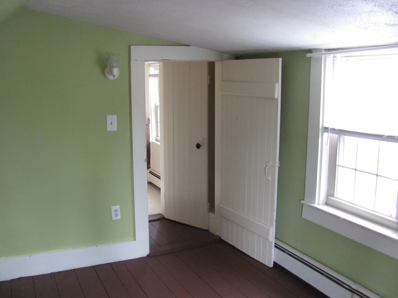 Bedroom #1 - 33 Congress St