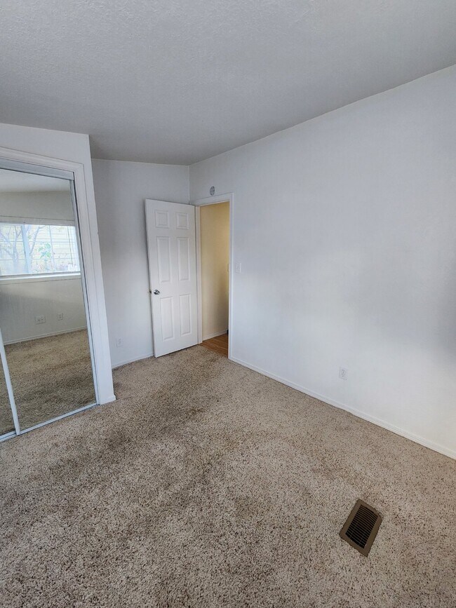 Building Photo - 3BR, 2BTH in Hayden