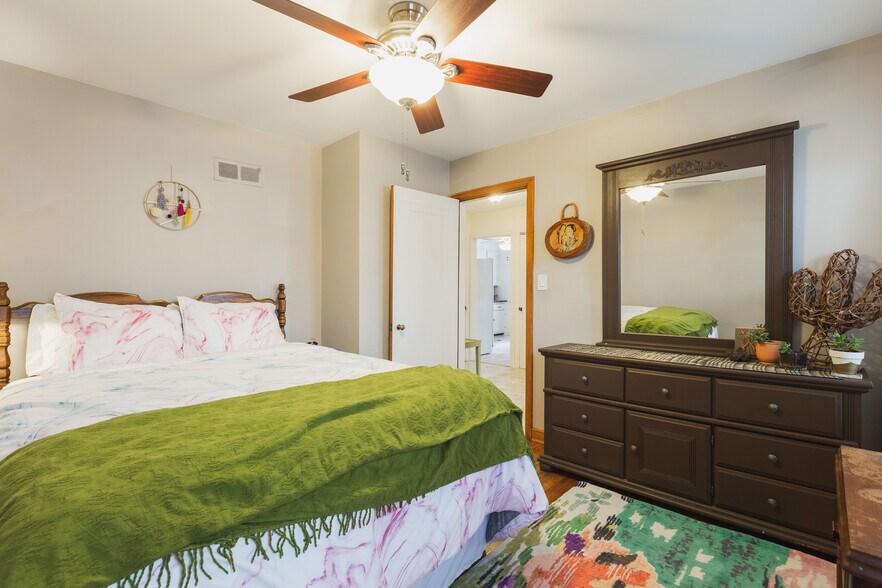 Building Photo - 2645 N 69th St