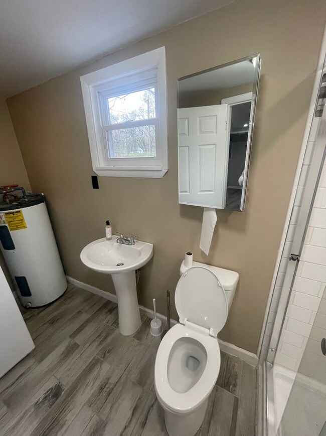 Building Photo - 1/1 Home Available For Rent!