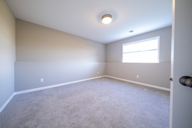 Building Photo - 1121 Dorothy Ln