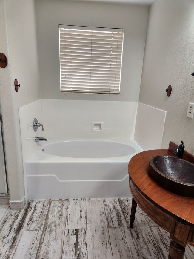 Building Photo - Beautiful Fernley home