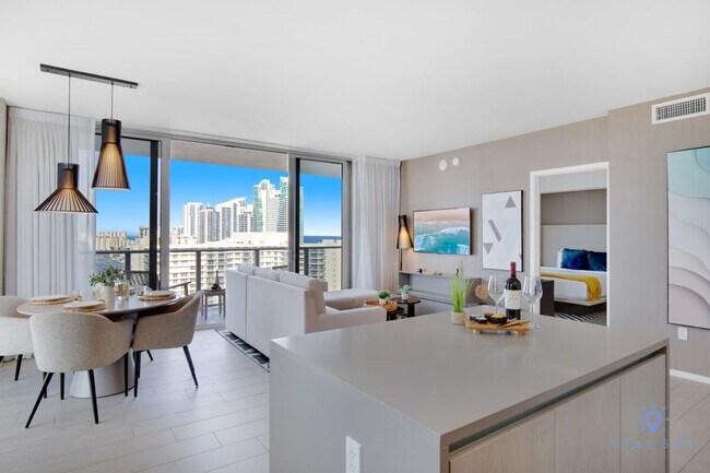 Building Photo - 4010 S Ocean Dr