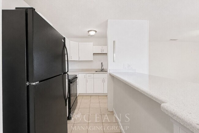 Building Photo - Coastal Living: 2-Bedroom Beachside Retreat