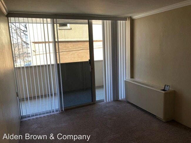 Building Photo - 727 Pearl St