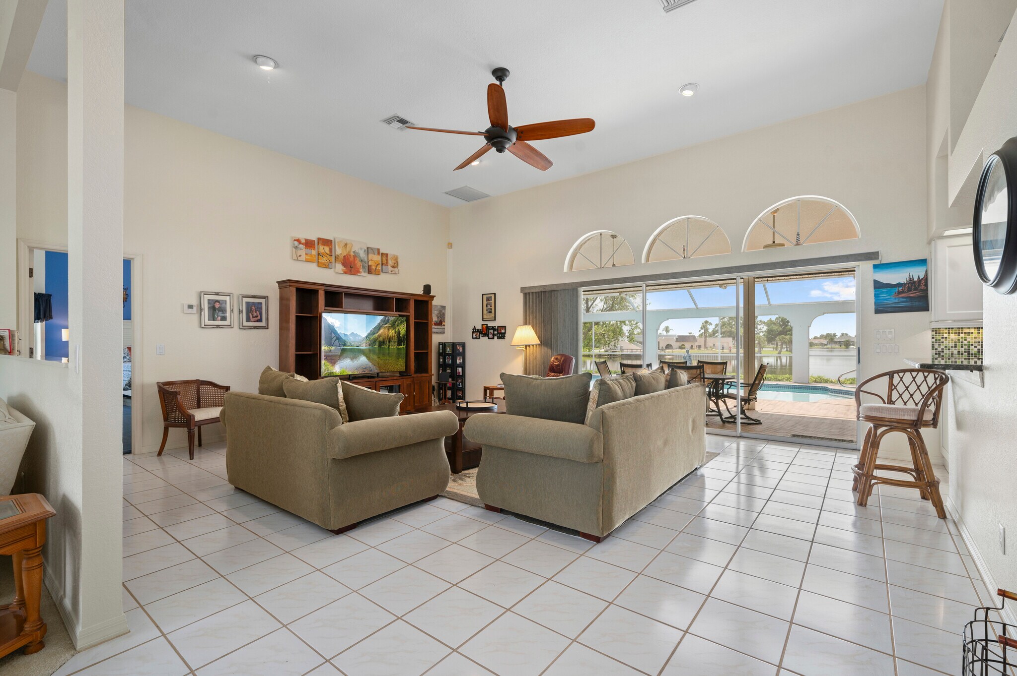 Building Photo - 12879 SW Kings Row