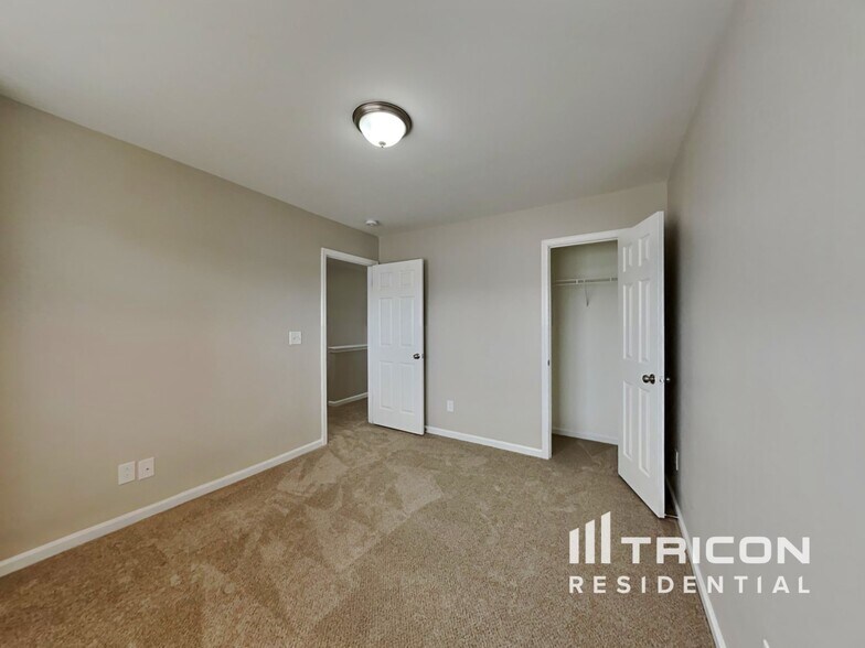 Building Photo - 5028 Hildreth Court