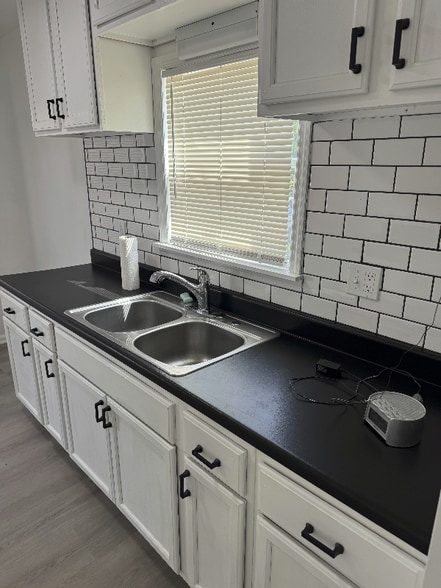 Building Photo - 1596 S Champion Ave