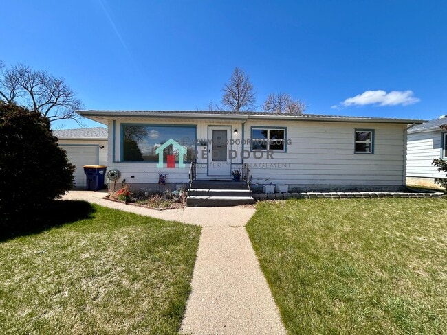 Building Photo - 5-bedroom, 2-bathroom house offers the perfect blend of comfort and functionality