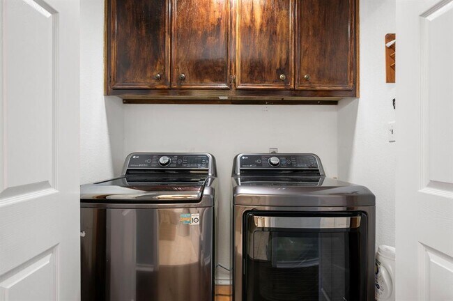 Building Photo - 20807 Boggy Ford Rd