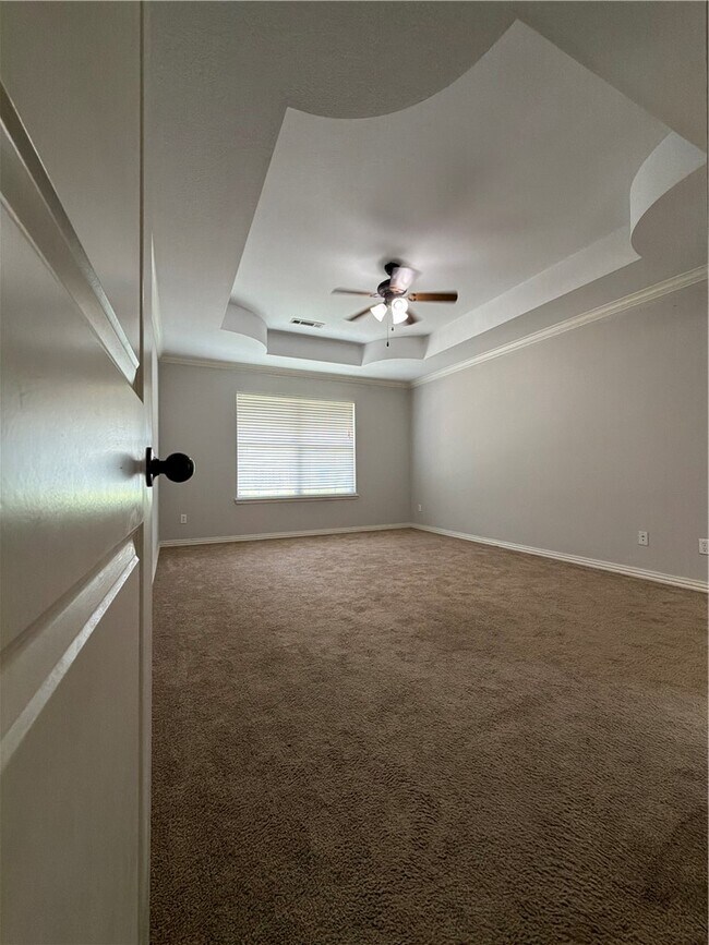 Building Photo - 2330 N Stonecrest Dr