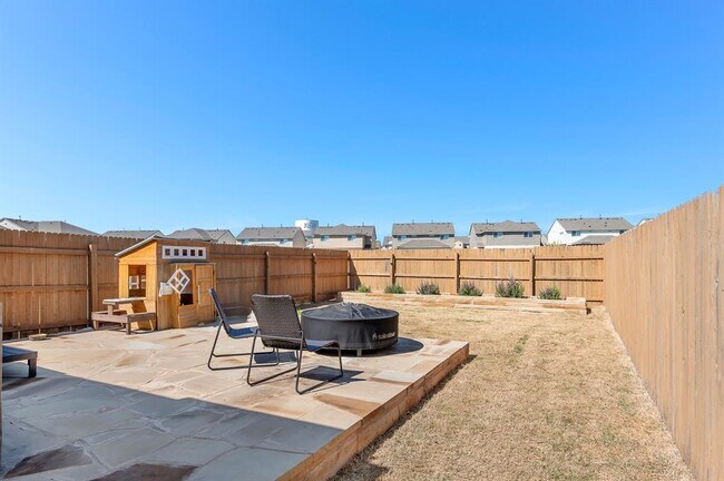 Building Photo - 512 White Steppe Way