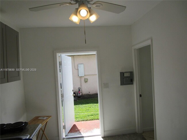 Building Photo - 115 NE 192nd St