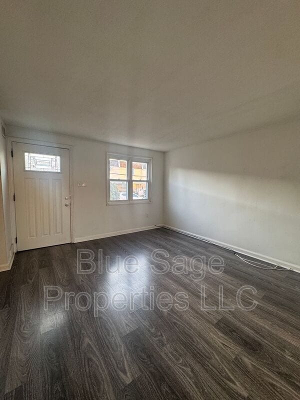 Building Photo - 25 Windsor Ln