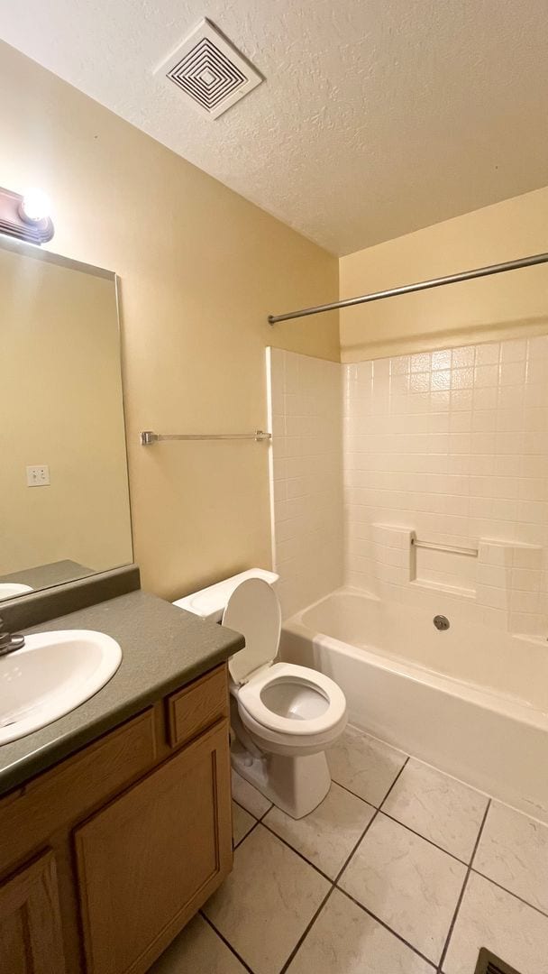 Building Photo - 4 bedroom/2.5 bathroom Townhome in West Jordan!