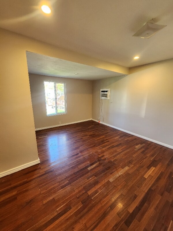 Building Photo - 2730 Lime St