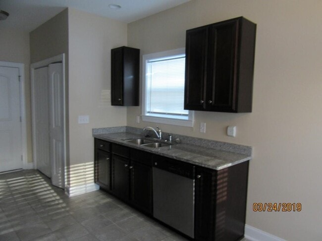 Building Photo - 104 Belclare Way