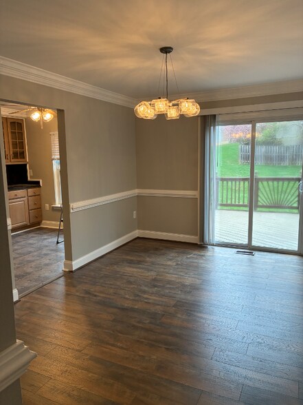 Building Photo - 6165 Green Hollow Ct