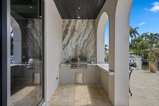 Building Photo - 7474 NE Bay Cove Ct