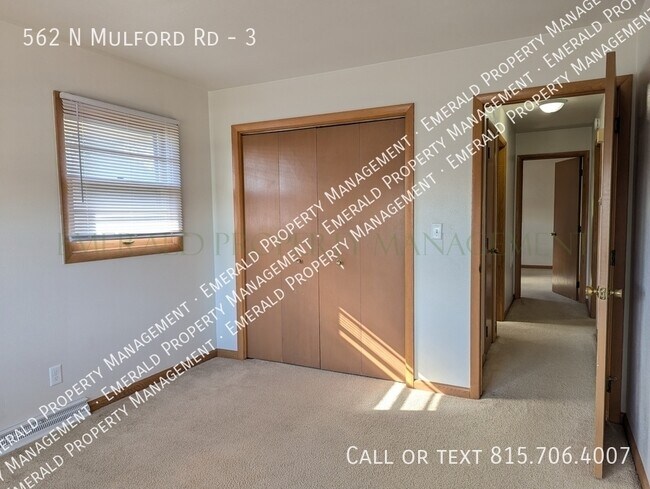 Building Photo - 562 N Mulford Rd