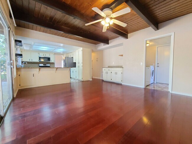 Building Photo - Beautiful 2-Story South Redlands Home with 3 Bedrooms and a Family Room!