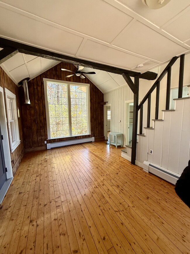 Building Photo - 256 Shelburne Falls Rd