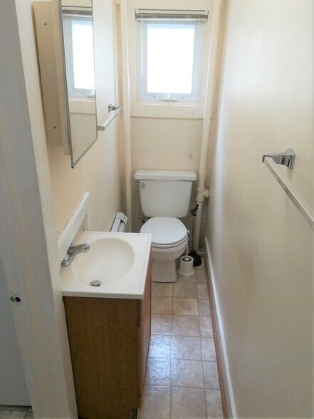 Building Photo - 308 Fairmount Ave