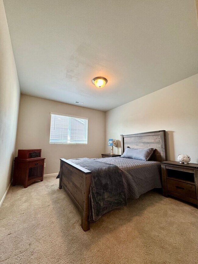 Building Photo - 4 Bedroom Home in Family friendly Cul-de-sac in Maple Valley