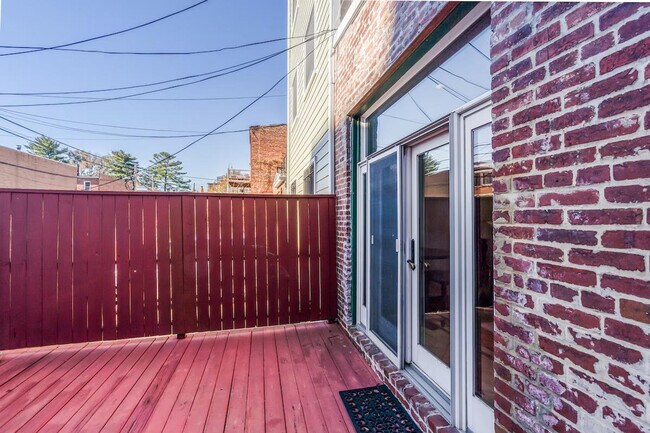 Building Photo - 2633 Adams Mill Rd NW