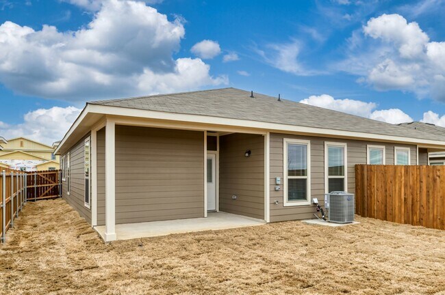 Building Photo - GORGEOUS 3 BEDROOM DUPLEX LOCATED IN MIDLOTHIAN ISD!