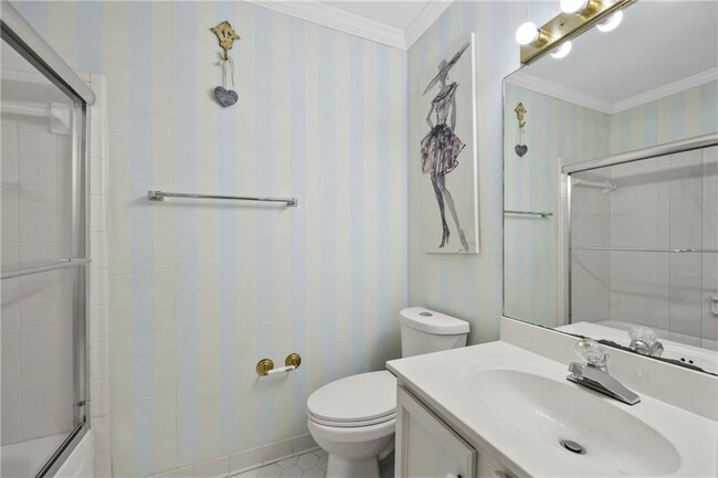 Building Photo - 25108 Plantation Dr NE