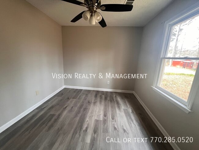 Building Photo - 360 Wesley Chapel Rd