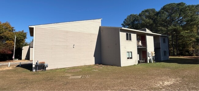 Building Photo - 6403 Starbrook Dr