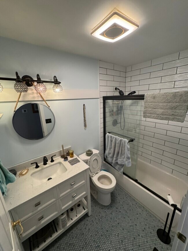 Building Photo - 695 Old Leetown Pike