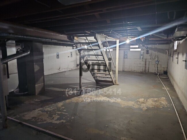 Building Photo - 4138 N Irvington Ave