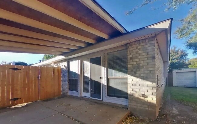 Building Photo - Special 3 bedroom in Lewisville