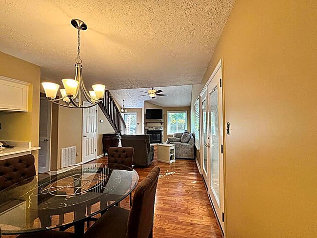 Building Photo - 5 The Corners