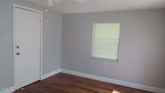 Building Photo - 5347 Baycrest Rd