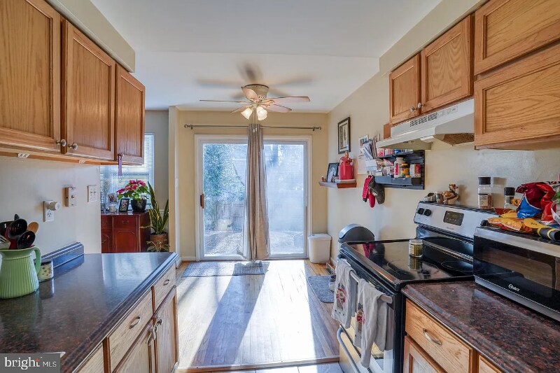 Building Photo - 102 Hopkins Ct