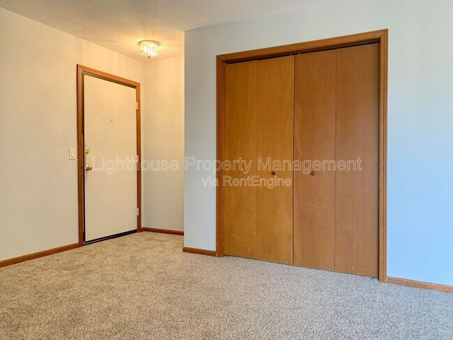 Building Photo - 6691 Boca Vista Dr NE