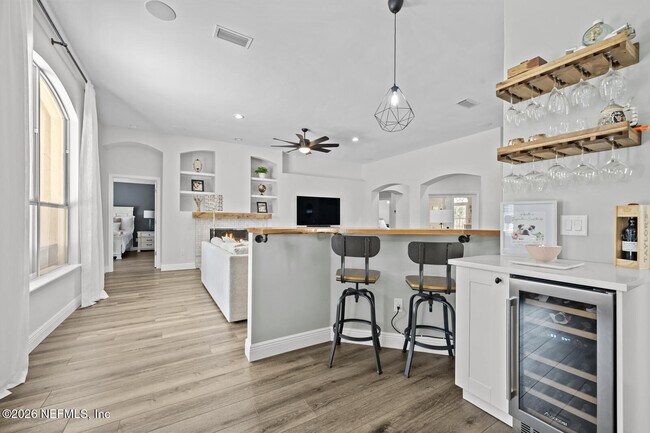 Building Photo - 13948 Spoonbill St N